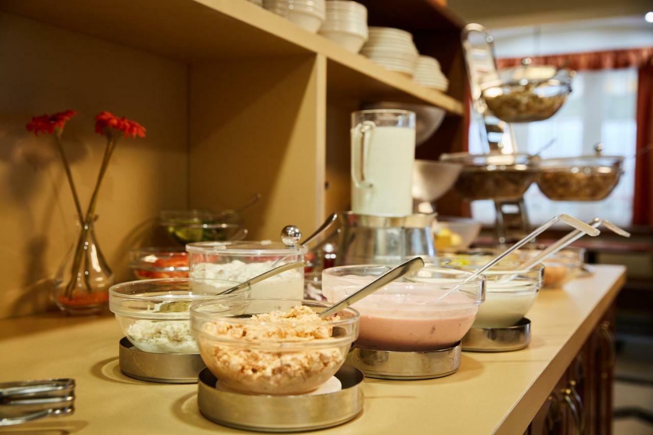 バラトンフレド ゴールド ハウス ペンション Bed & Breakfast エクステリア 写真
