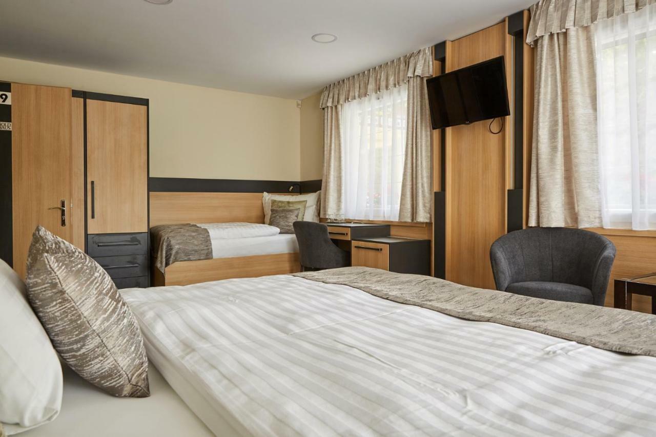 バラトンフレド ゴールド ハウス ペンション Bed & Breakfast エクステリア 写真