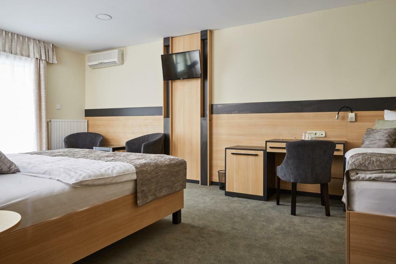 バラトンフレド ゴールド ハウス ペンション Bed & Breakfast エクステリア 写真